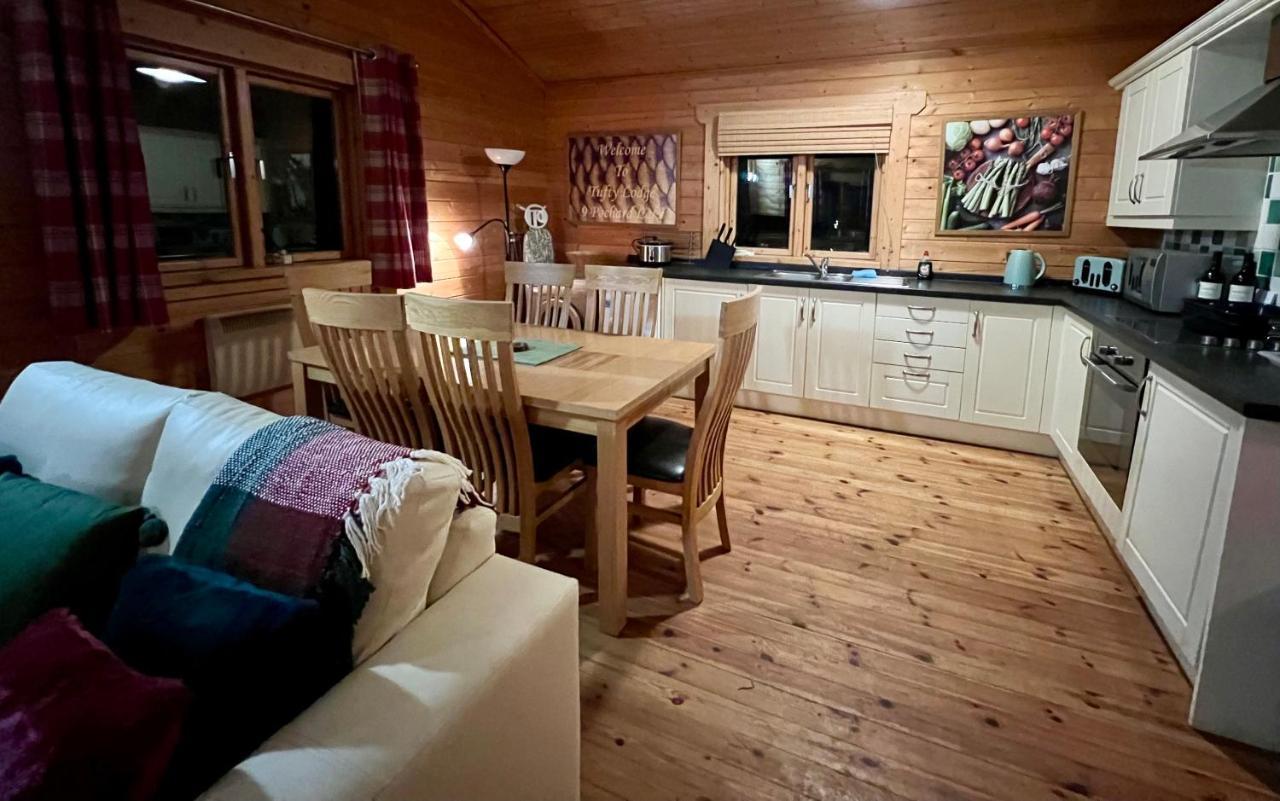 Tufty Lodge, Lake Pochard Lodge 9 South Cerney Extérieur photo